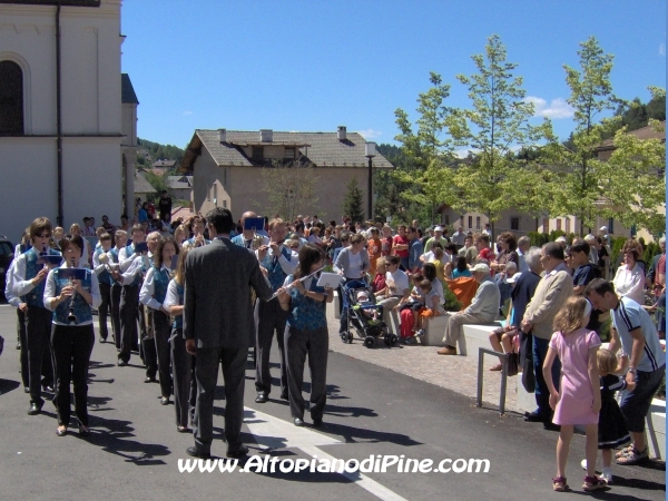 La Banda nel piazzale della Chiesa