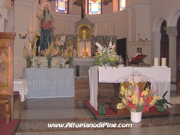 La statua della Madonna nella chiesa parrochiale di Baselga