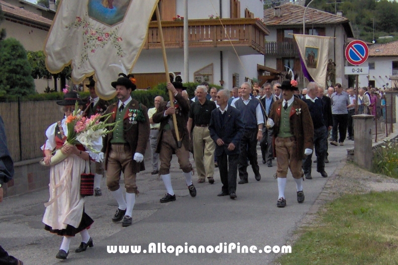 Processione per le vie del pasese