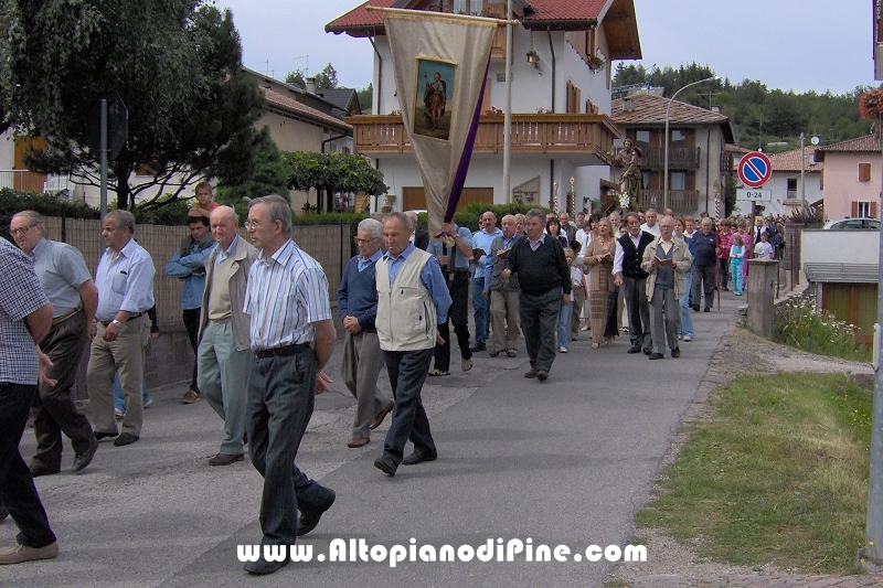 Processione per le vie del pasese