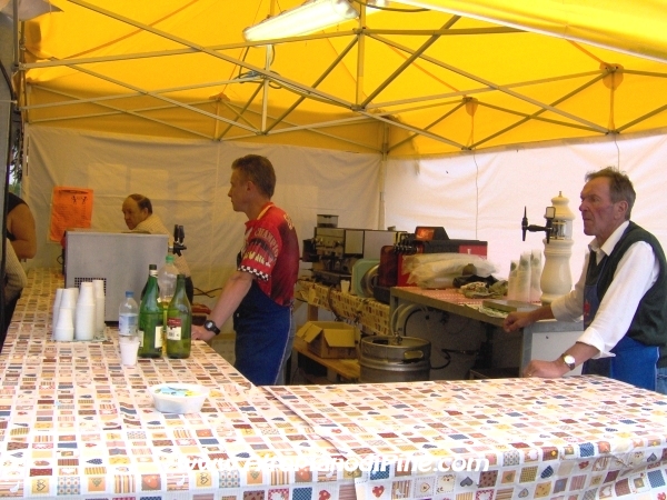 Gli adetti al bar