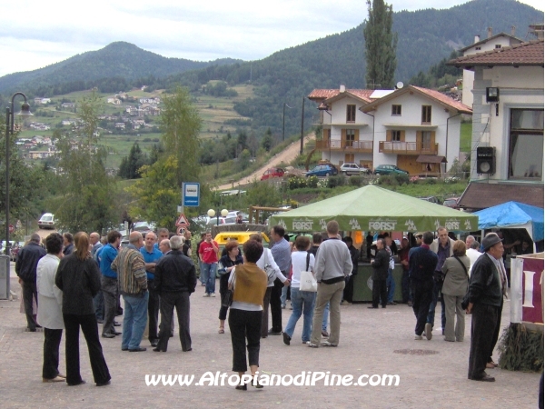 La gente alla sagra