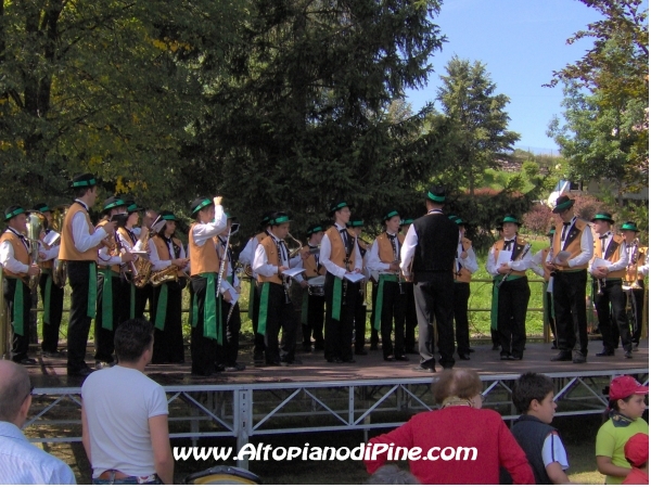 Il concerto in riva al lago