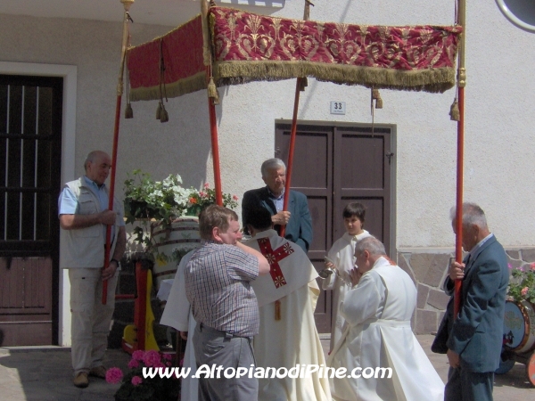 Un'altra tappa della processione