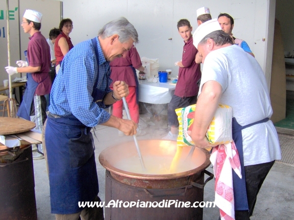 La preparazione della polenta