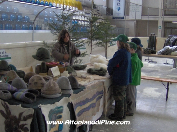 Preparazione e vendita di c cappelli in feltro