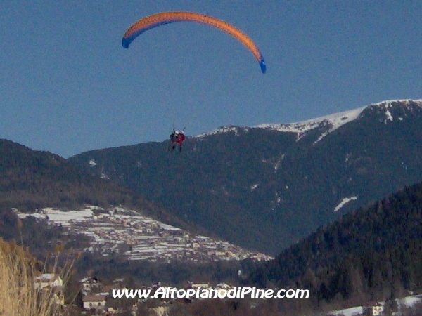 Un tandemi in parapendio