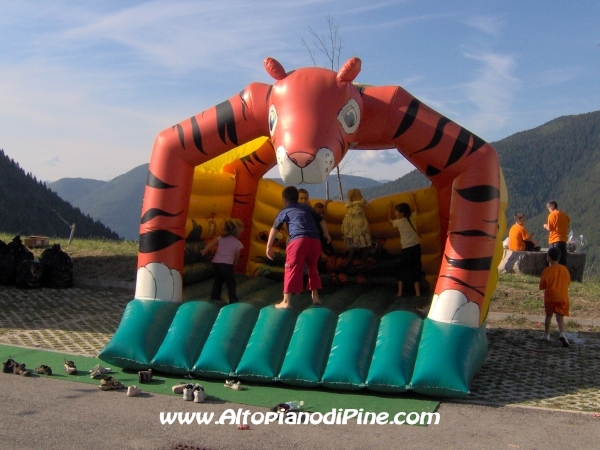 Castello gonfiabile per i pi piccoli