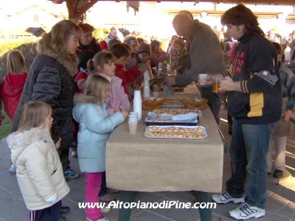 Momenti del rinfresco per i bambini