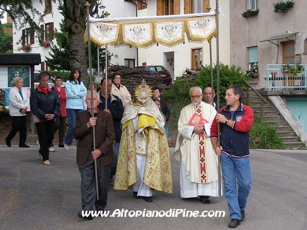 La processione con il Santissimo