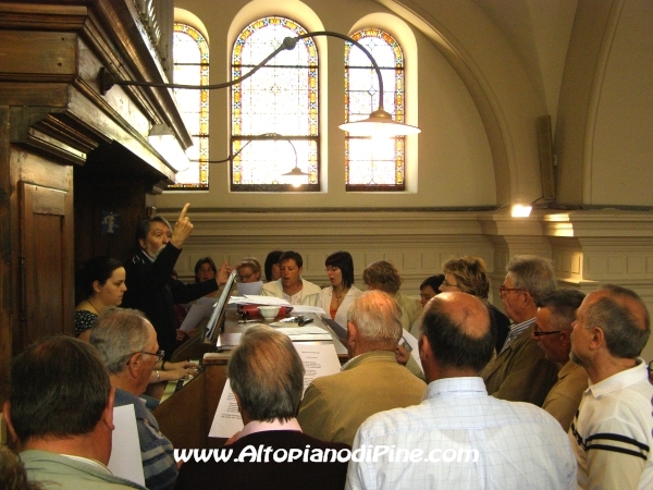 Il coro parrocchiale che ha accompagnato la celebrazione religiosa