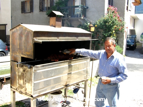 La preparazione e cottura della porchetta