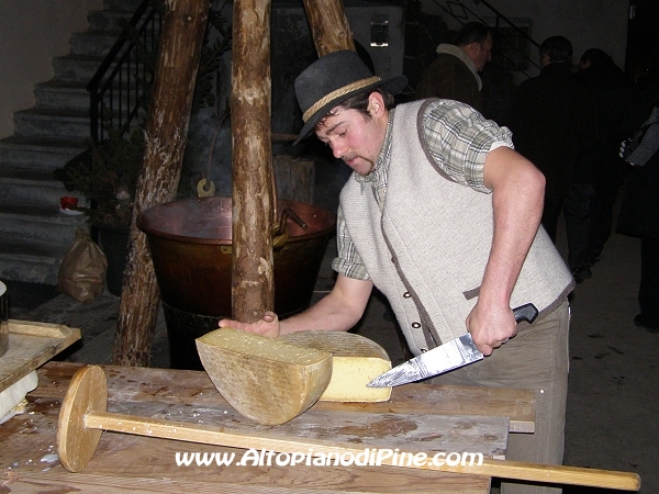 Distribuzione di formaggio di Malga