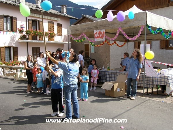 Altri momenti del gioco del palloncino