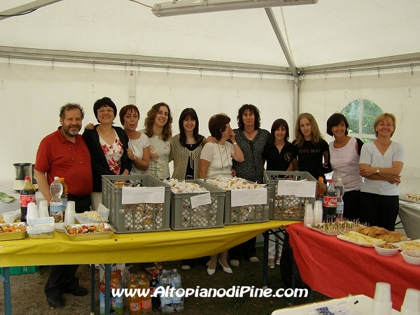 Alcuni dei volontari che hanno organizzato la festa di Sant Antonio 2007 a Rizzolaga