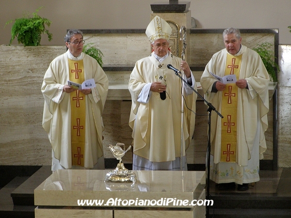 Un momento della S.Messa presediuta dall'Arcivesco Monsignor Luigi Bressan