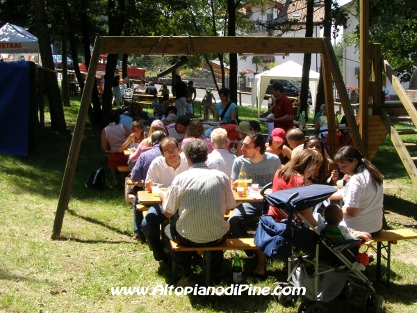 Altre tavolate durante il pranzo