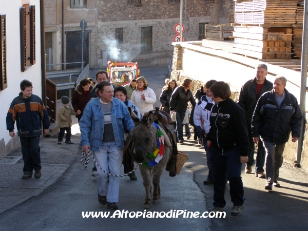 La partenza della sfilata da Tressilla