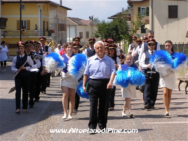 La sfilata del Corpo Musicale San Giorgio border=