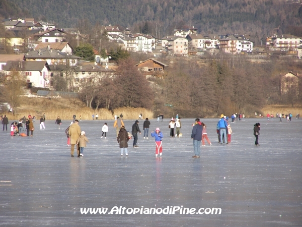 La gente sul Lago della Serraia