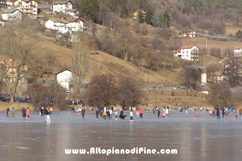 Lago ghiacciato della Serraia - Baselga di Pine' 