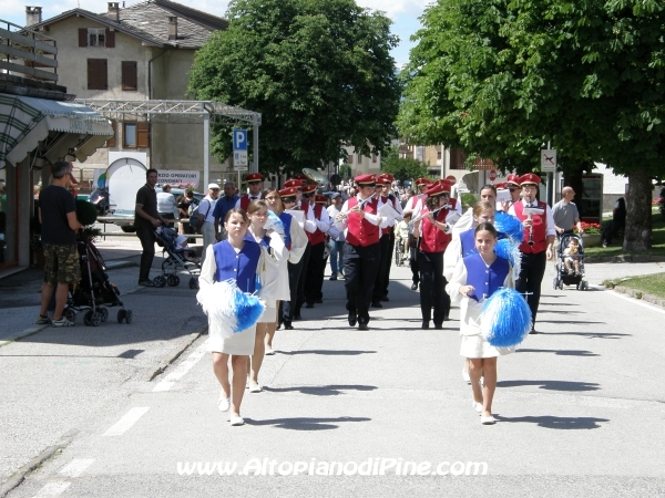 Sfilata nel centro di Baselga