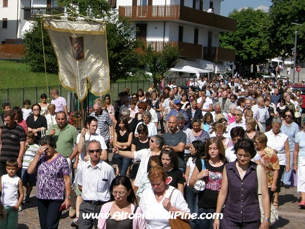 La processione religiosa in onore di S.Maria Assunta