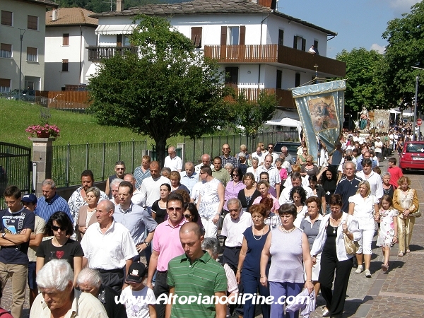 La processione religiosa in onore di S.Maria Assunta