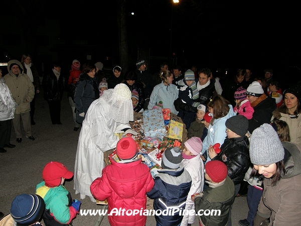 Santa Lucia 2009 - Faida - il gioioso assalto dei bambini