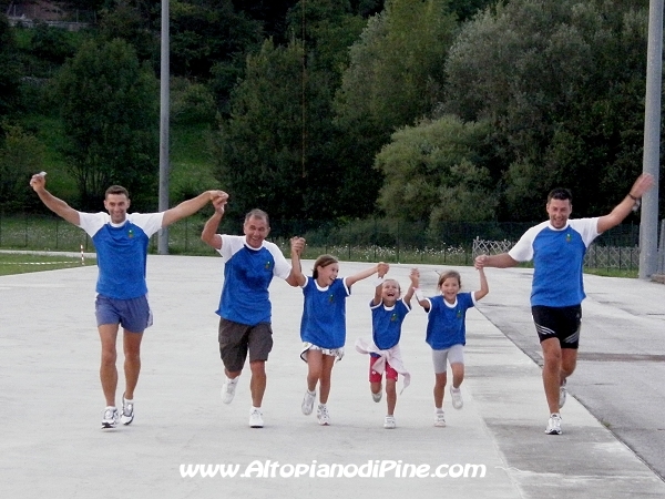 Un gruppo all'arrivo della Tut Pine' 2009 