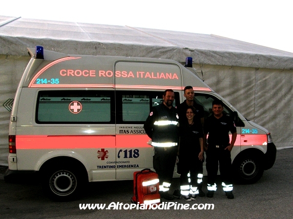 Volontari della Croce Rossa Italiana alla Tut Pine' 2009 