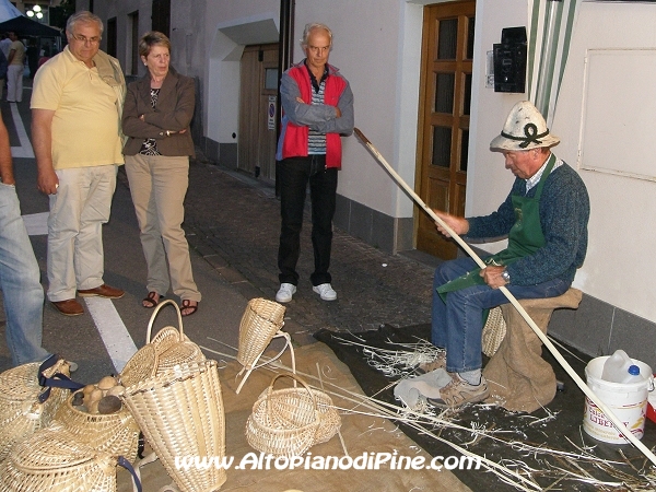 Costruzione cesti - Pine' sotto le stelle 2009 - 8 luglio 2009 