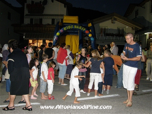 Giochi per i bambini - Pine' sotto le stelle 2009 - 15 luglio 2009 