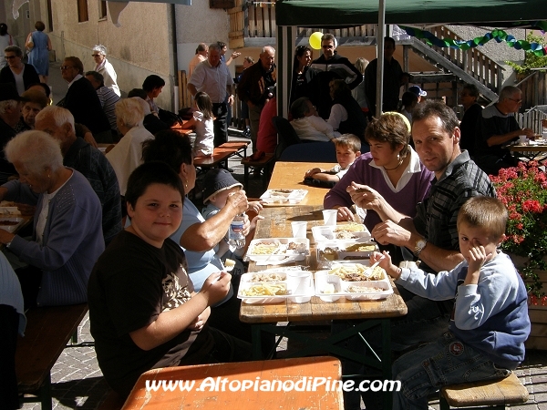 Il pranzo - Santi Angioi 2009 - Ricaldo