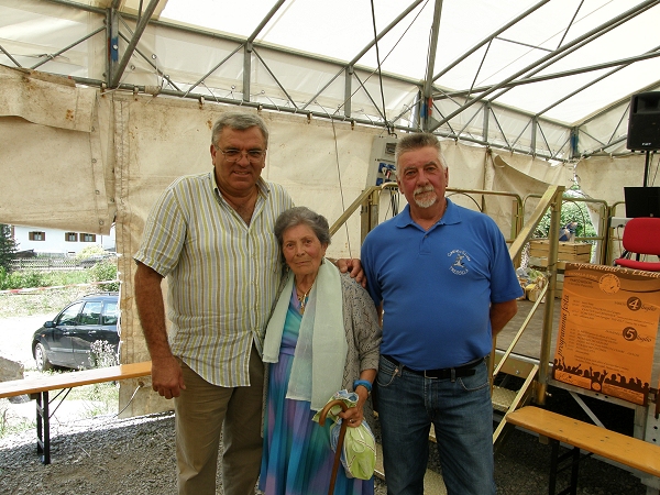 La premiazione degli anziani ospiti della frazione - Festa Estiva Tressilla Aspettando S. Luzia 2009