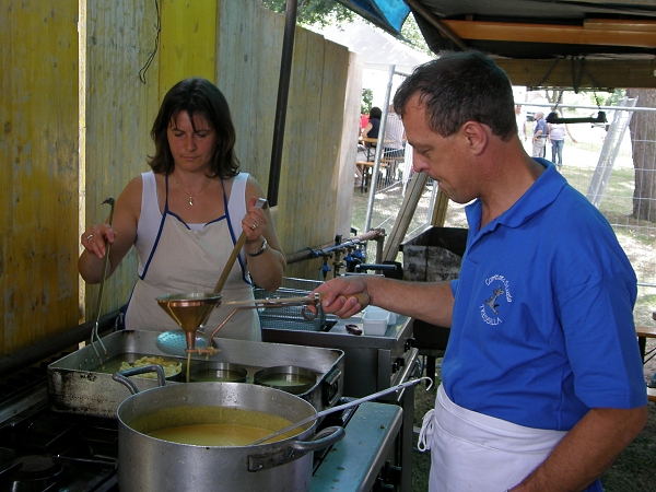 Preparazione degli Straboi - Festa Estiva Tressilla Aspettando S. Luzia 2009