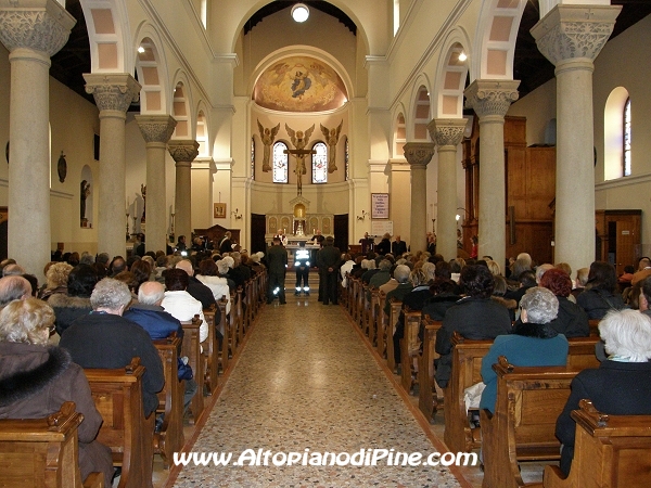 La gente del decanato in Chiesa