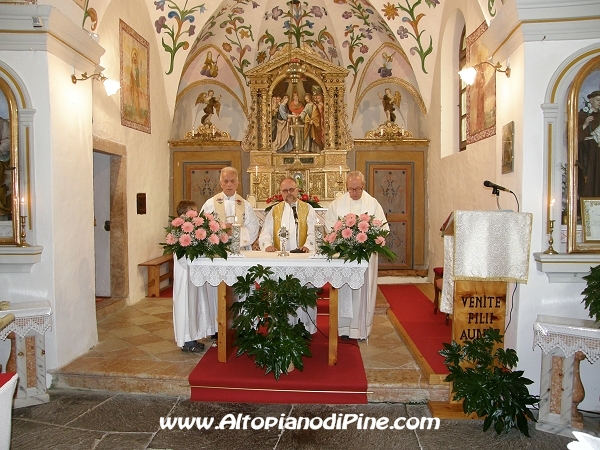 La benedizione con la reliquia del santo - Sagra San Valentino 2009