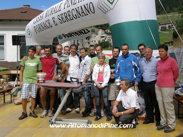 Gli atleti premiati per la combinata Bedol en corsa 2010