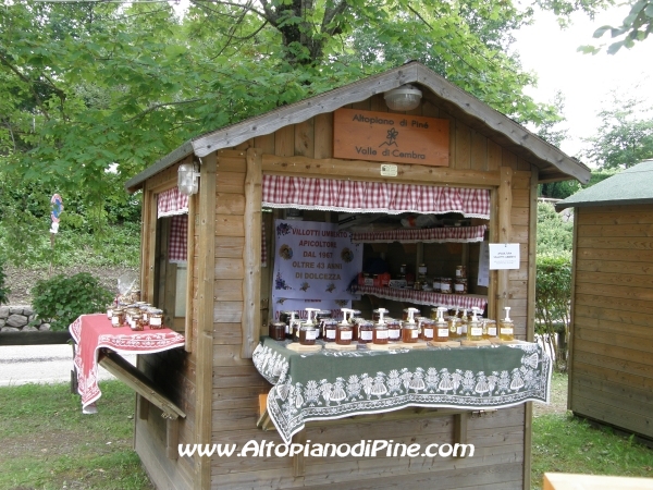 Mercatino prodotti artigianali e gastronomici locali - edizione 2011