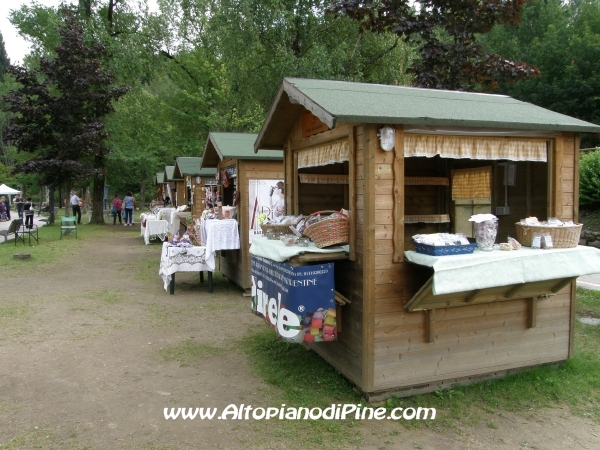 Mercatino prodotti artigianali e gastronomici locali - edizione 2011