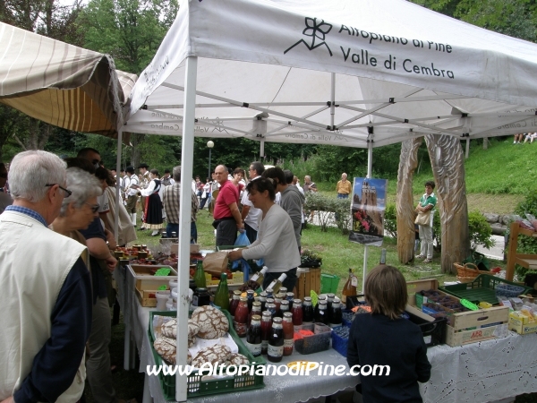 Mercatino prodotti artigianali e gastronomici locali - edizione 2011