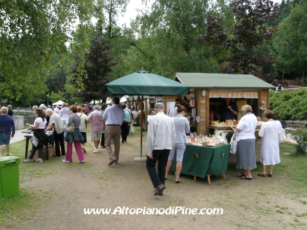 Mercatino prodotti artigianali e gastronomici locali - edizione 2011