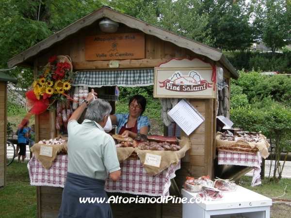 Mercatino prodotti artigianali e gastronomici locali - edizione 2011