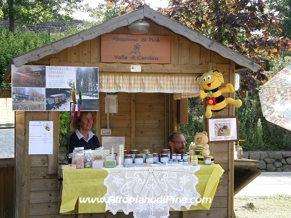 Mercatino prodotti artigianali e tipici dell'Altopiano di Pine'