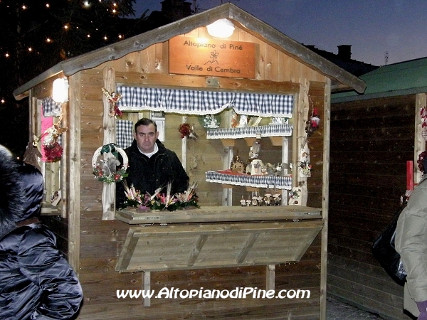 Mercatino di Natale di Pine' 2010 - El paes dei Presepi 2010