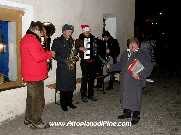 Mercatino di Natale di Pine' 2010 - El paes dei Presepi 2010