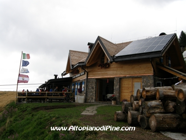 La parte nuova del ristrutturato Rifugio Tonini - 2011