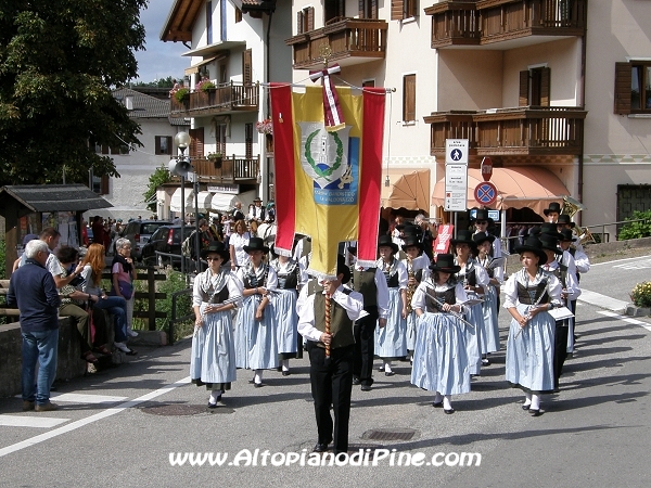 Sfilata rievocatori e spari di saluto - Baselga di Pine' agosto 2012