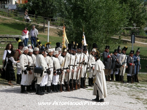 Sfilata rievocatori e spari di saluto - Baselga di Pine' agosto 2012